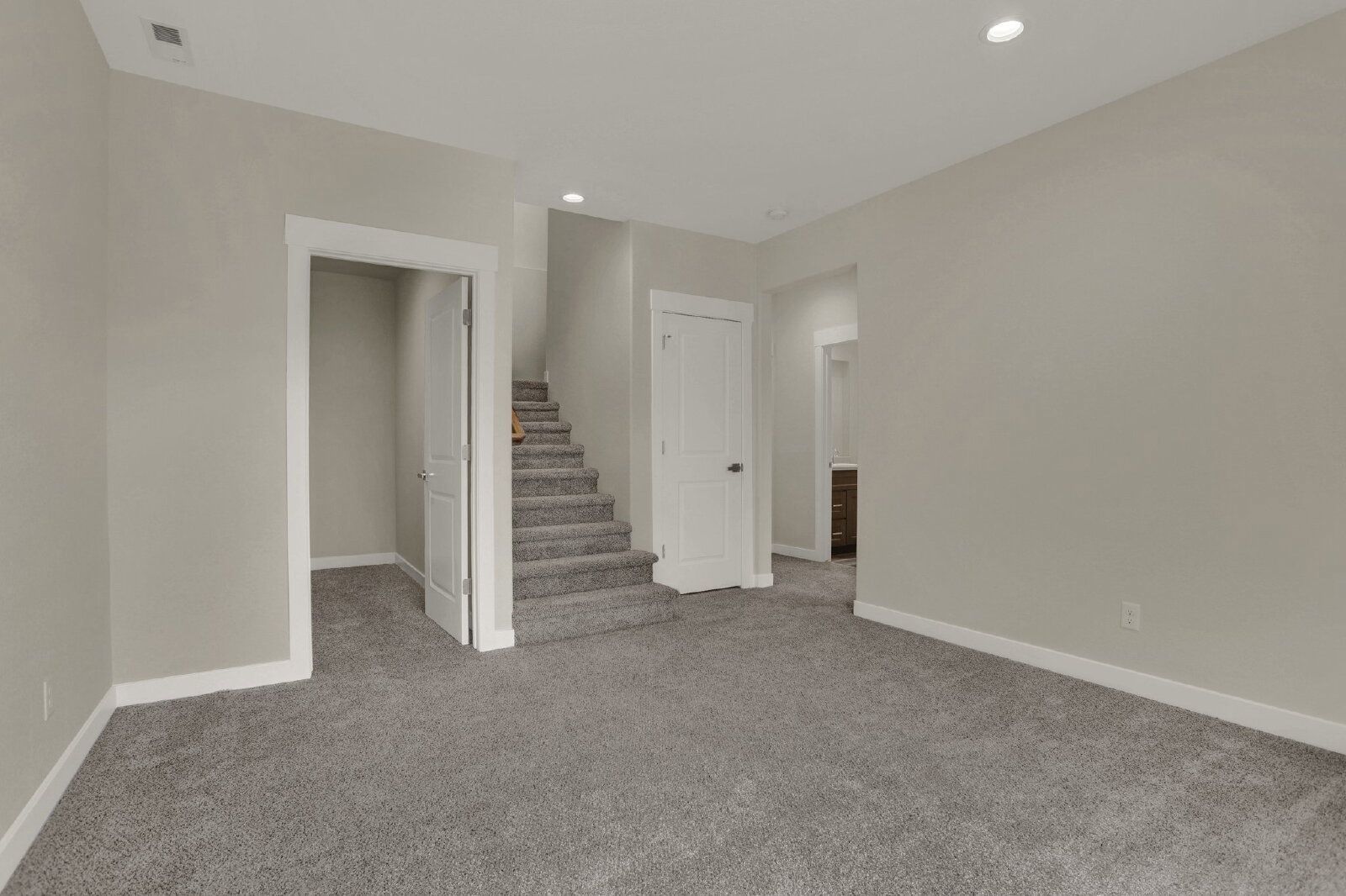 Modern 4-Bedroom Townhome with Finished Basement and Pikes Peak Views property image