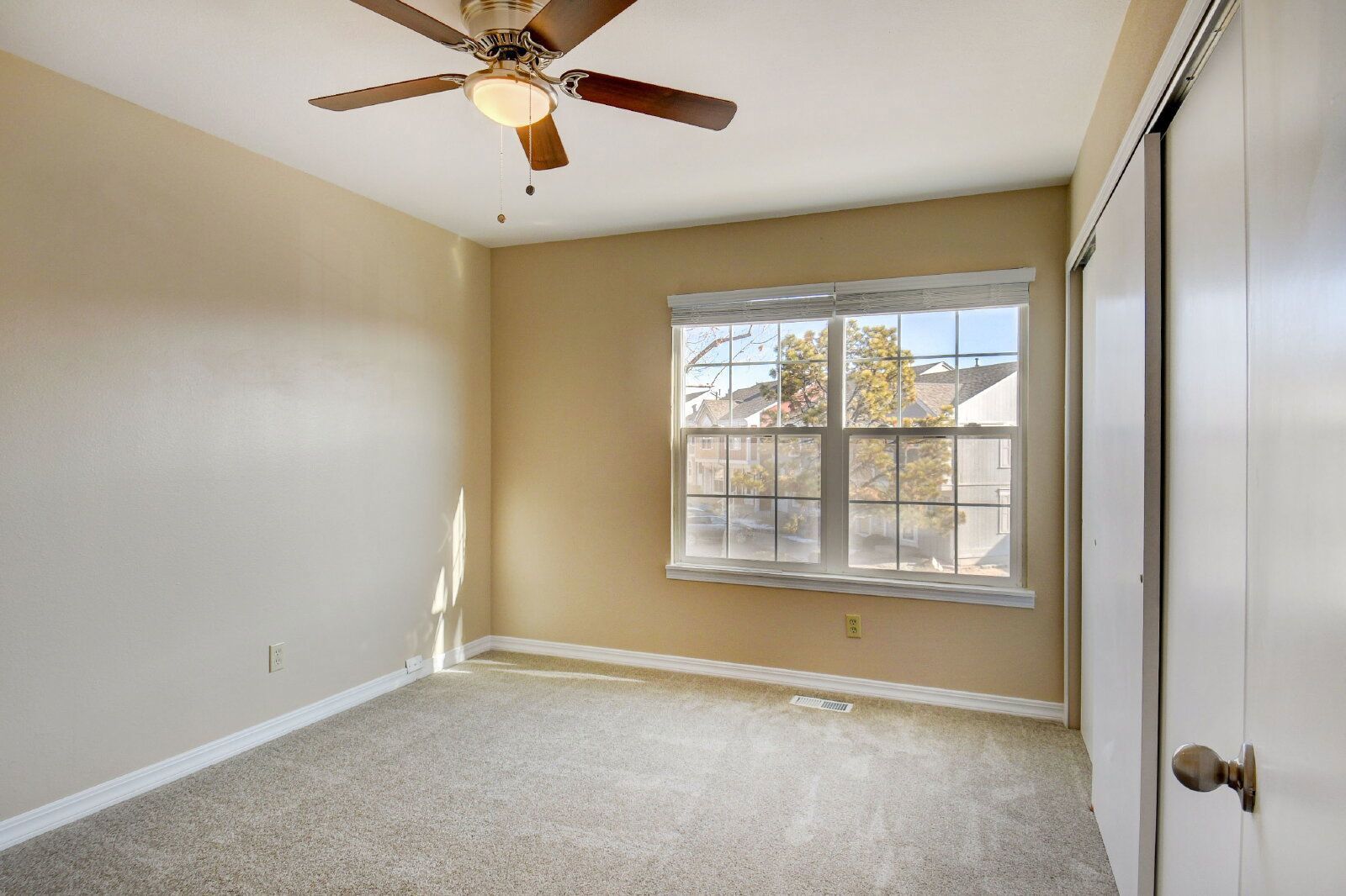 Comfortable 2-Bedroom Townhome with Private Courtyard and Updated Flooring property image