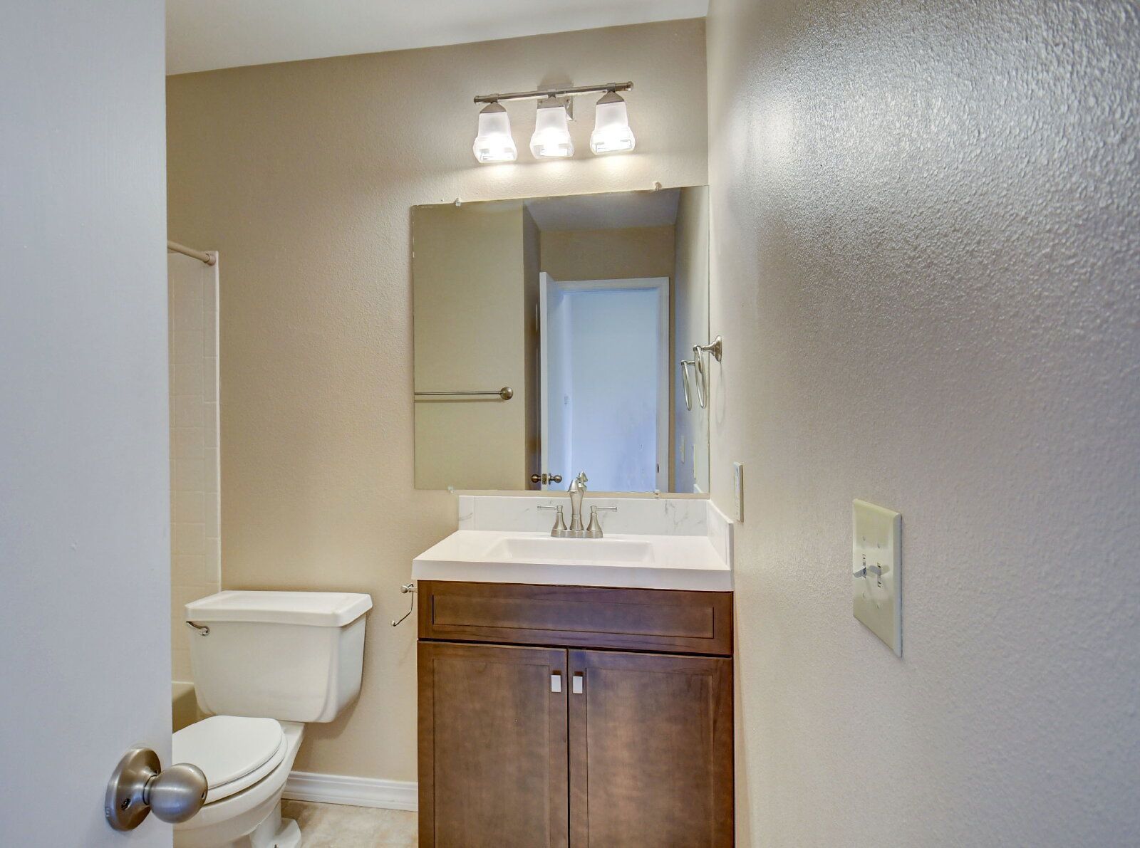 Comfortable 2-Bedroom Townhome with Private Courtyard and Updated Flooring property image