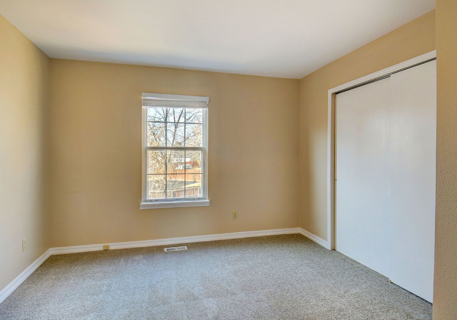 Comfortable 2-Bedroom Townhome with Private Courtyard and Updated Flooring property image