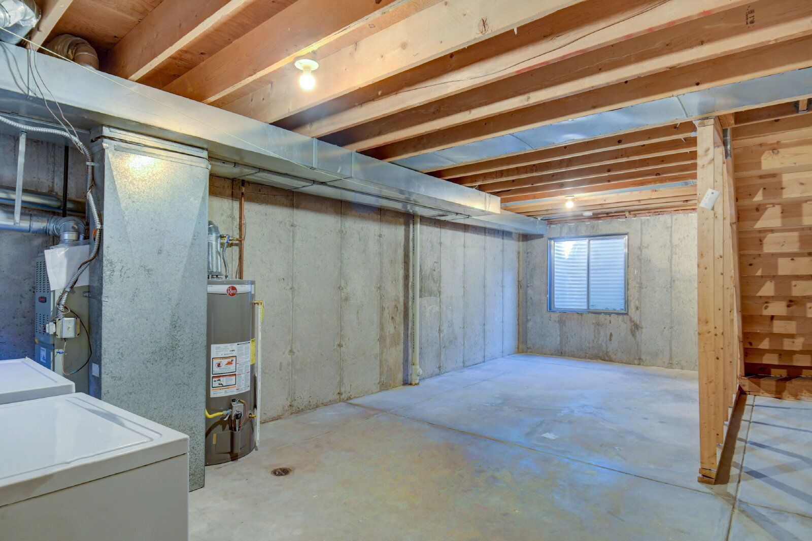 Comfortable 2-Bedroom Townhome with Private Courtyard and Updated Flooring property image