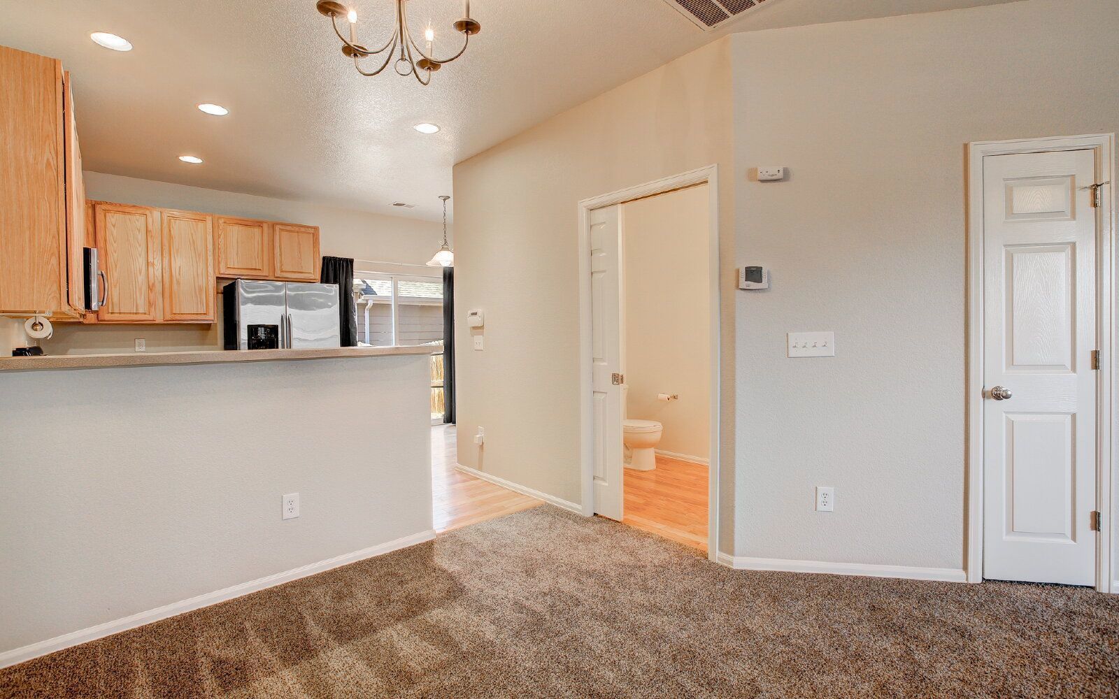 Modern 2-Bedroom Condo with Central A/C and Detached Garage property image