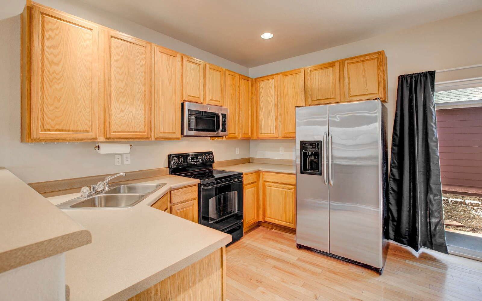 Modern 2-Bedroom Condo with Central A/C and Detached Garage property image