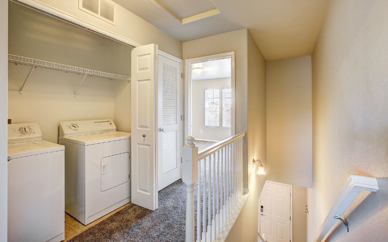 Modern 2-Bedroom Condo with Central A/C and Detached Garage property image