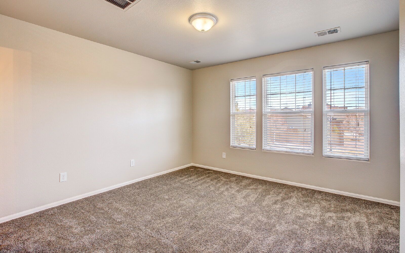 Modern 2-Bedroom Condo with Central A/C and Detached Garage property image