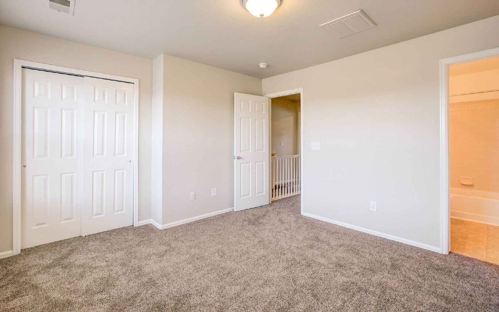 Modern 2-Bedroom Condo with Central A/C and Detached Garage property image