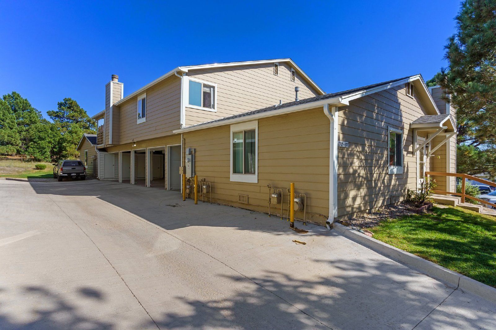 Freshly Painted 2-Bedroom Townhome with Fireplace, Hardwood Floors, and Central A/C Near Peterson SFB property image