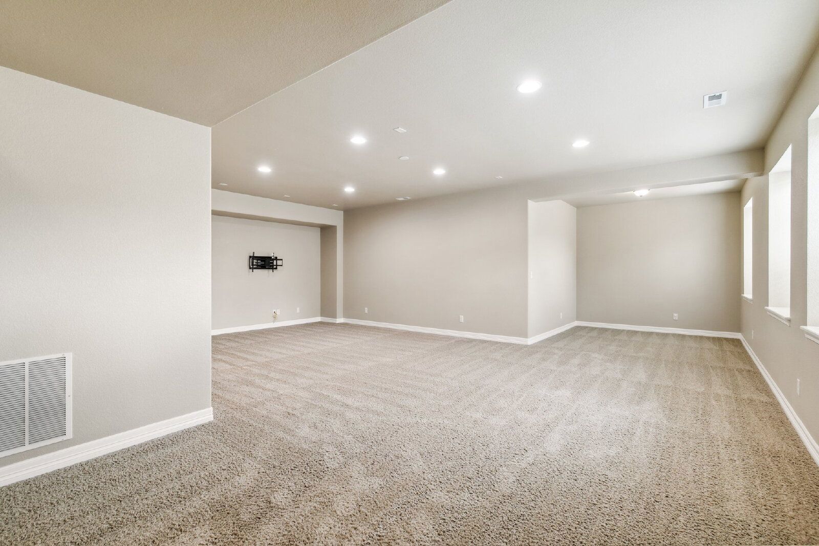 Stylish Cordera Ranch with Finished Basement, Gourmet Kitchen, and Ideal D20 Location property image