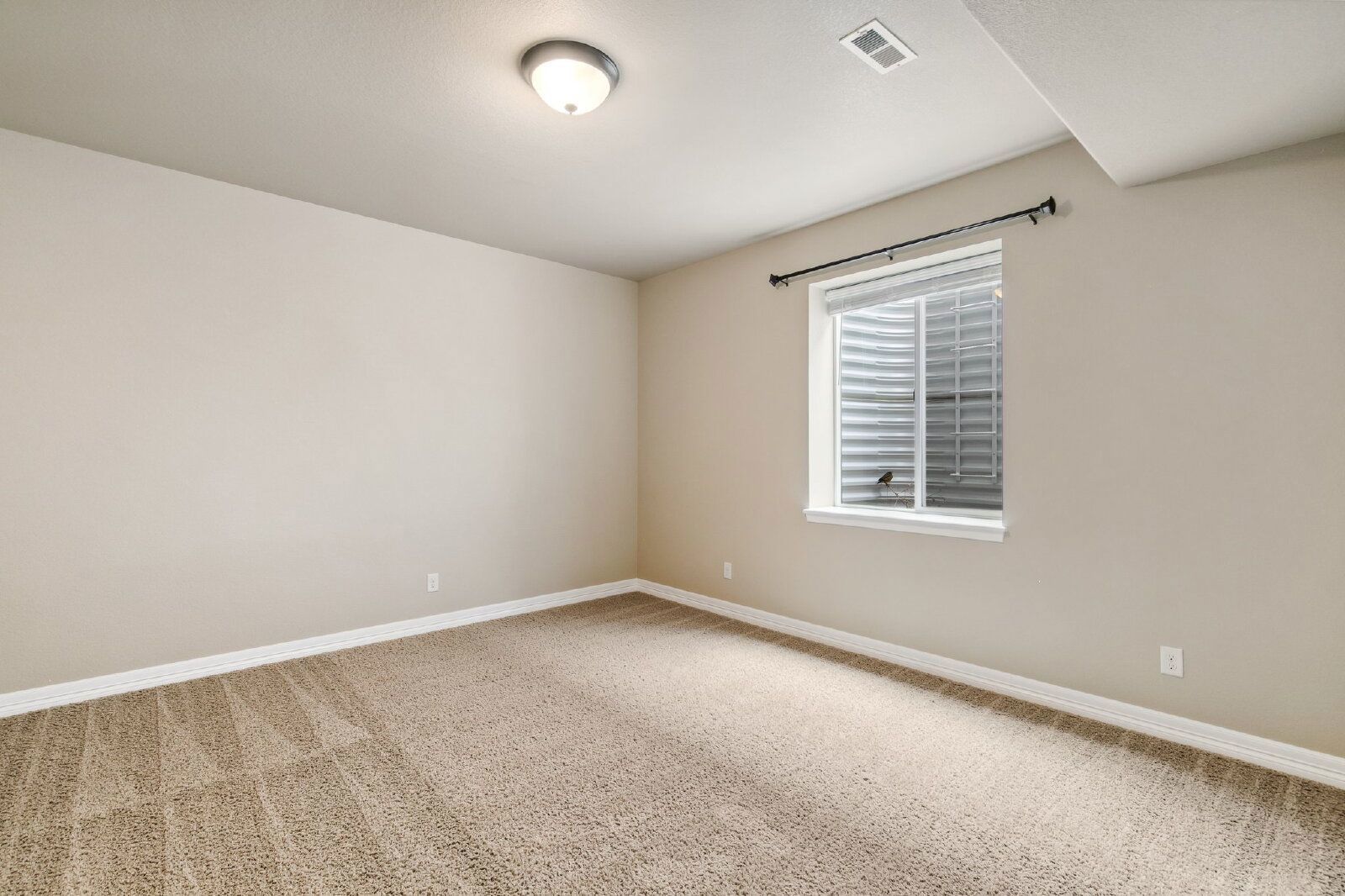 Stylish Cordera Ranch with Finished Basement, Gourmet Kitchen, and Ideal D20 Location property image