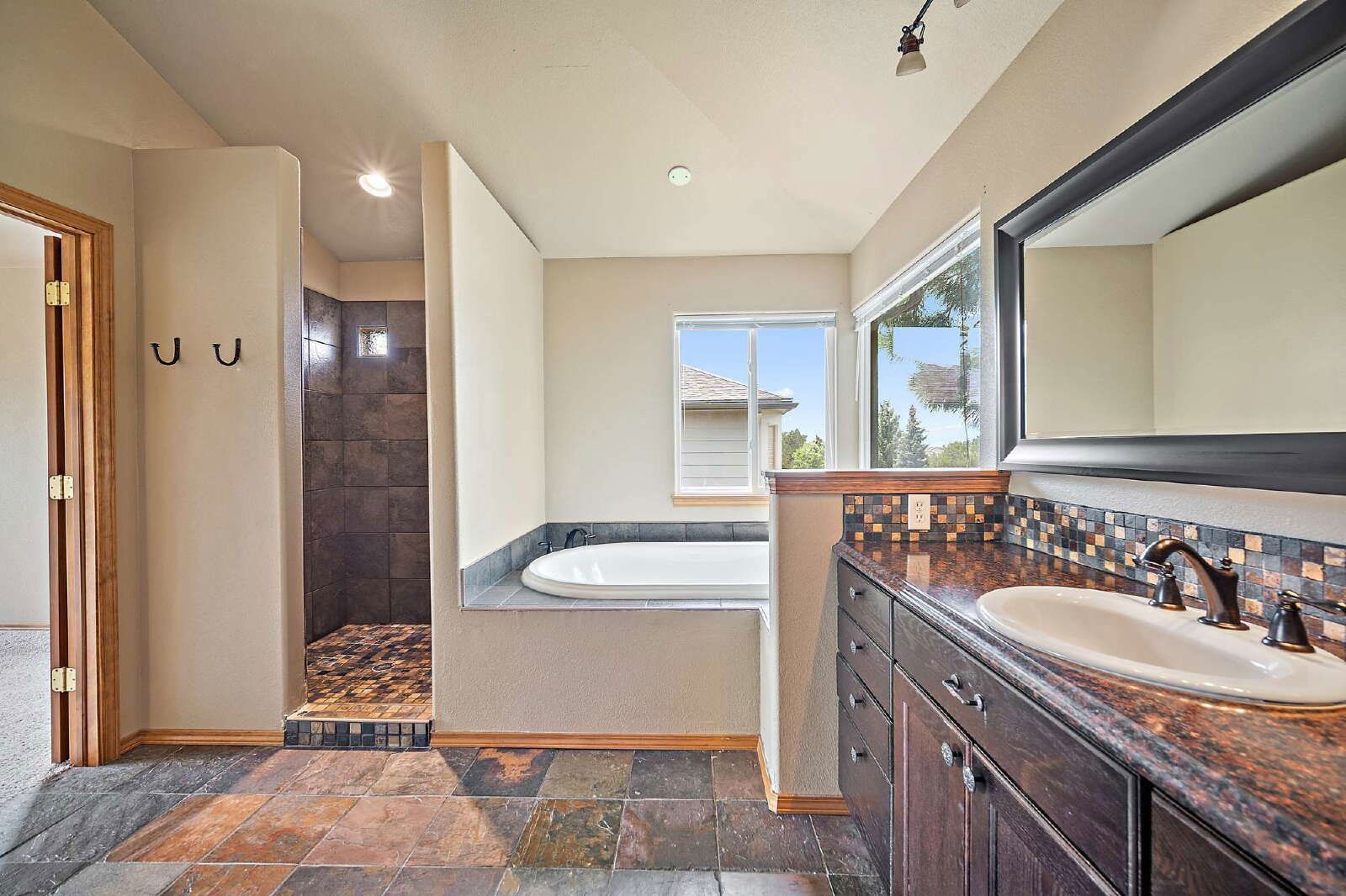 December & January Rent Free property image