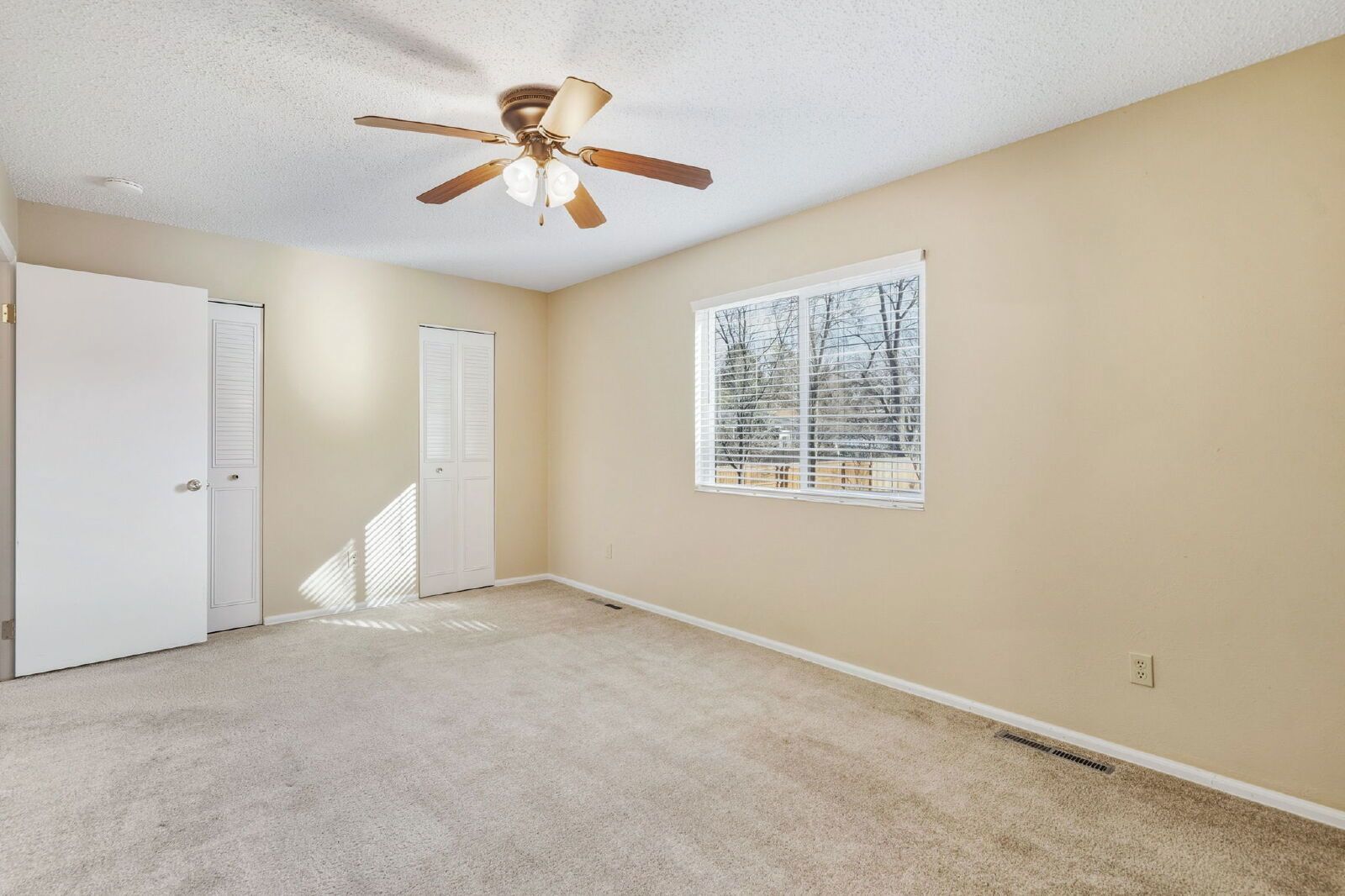 Nicely Refreshed Home | 1549 Sanderson Ave, Colorado Springs, CO 80915
Available Immediately - $1,000 off First full month | 3 Bed | 2 Bath | Oversized 1-Car Garage | Approx. 1,600 Sq Ft property image