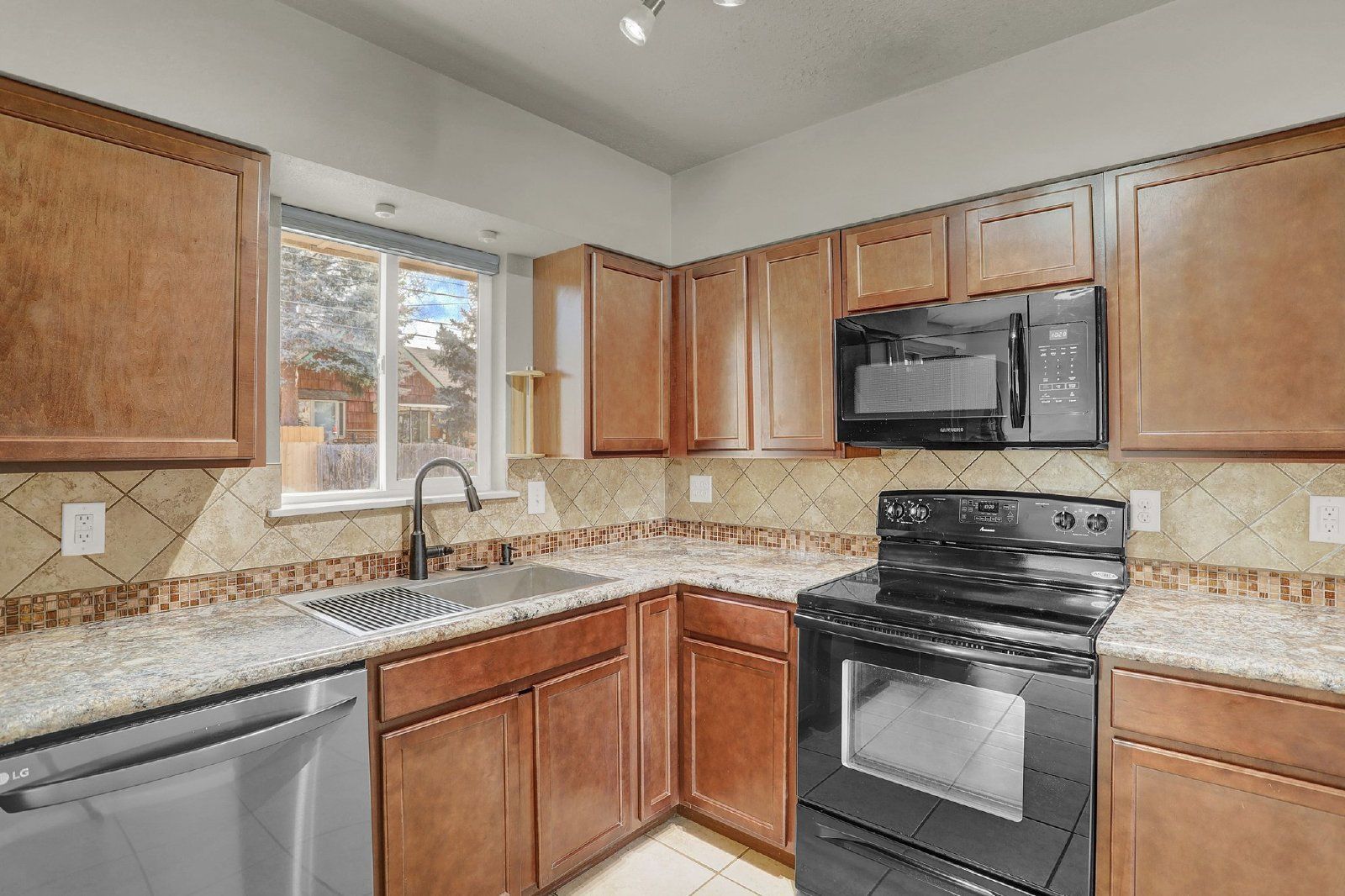 Spacious 5-Bedroom Rancher with Finished Basement property image