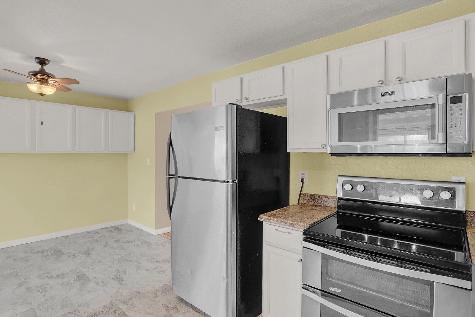 Spacious 4-Bedroom Bi-Level Home with Mountain Views and Convenient Location property image