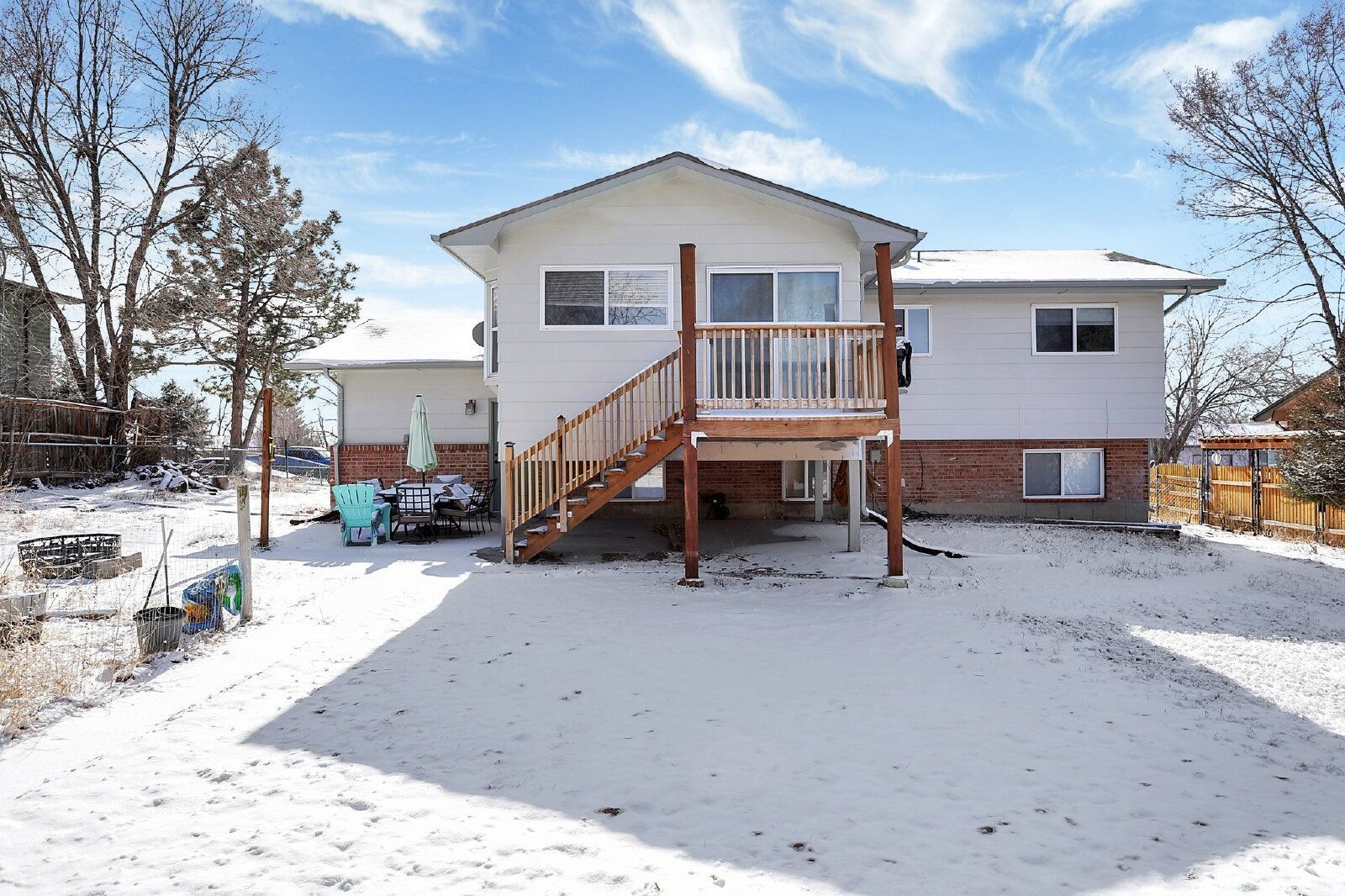 Spacious 4-Bedroom Bi-Level Home with Mountain Views and Convenient Location property image