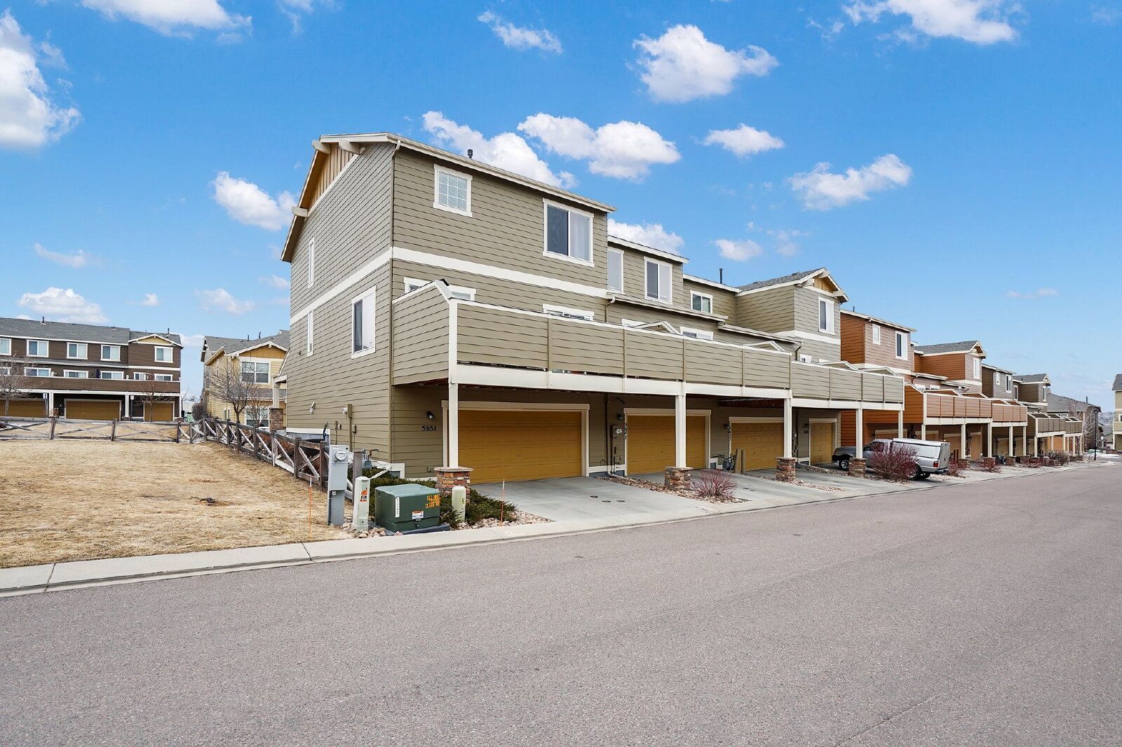 Contemporary Three-Level Townhome with Mountain Views Near Powers Corridor property image