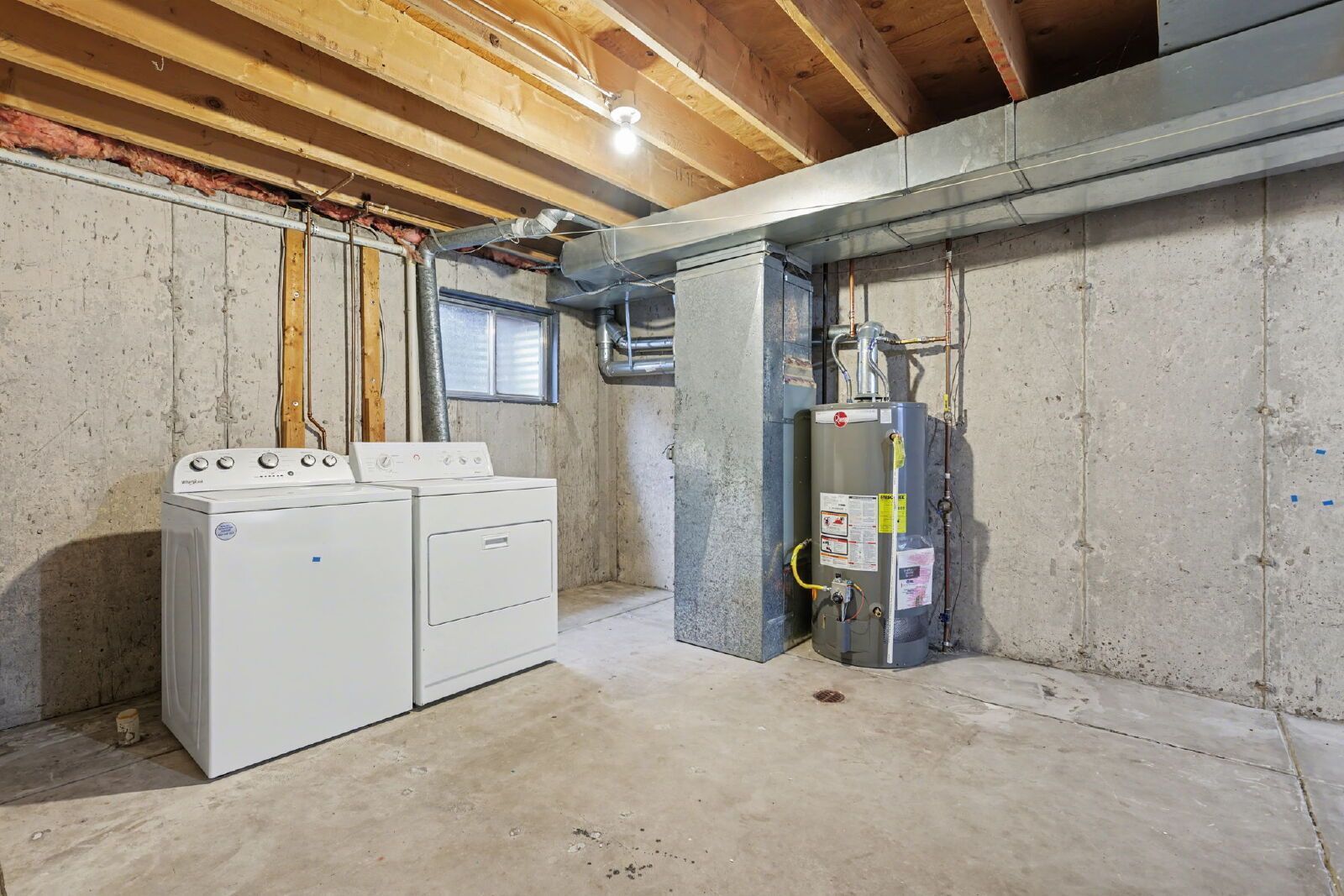 Comfortable 2-Bedroom Townhome with Private Courtyard and Updated Flooring property image