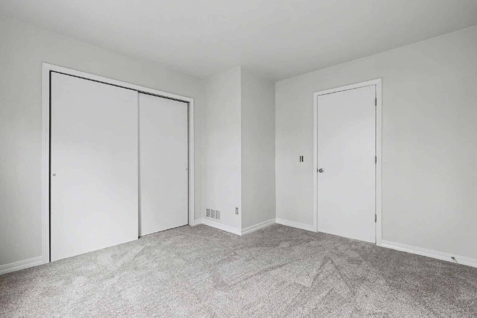 Comfortable 2-Bedroom Townhome with Private Courtyard and Updated Flooring property image