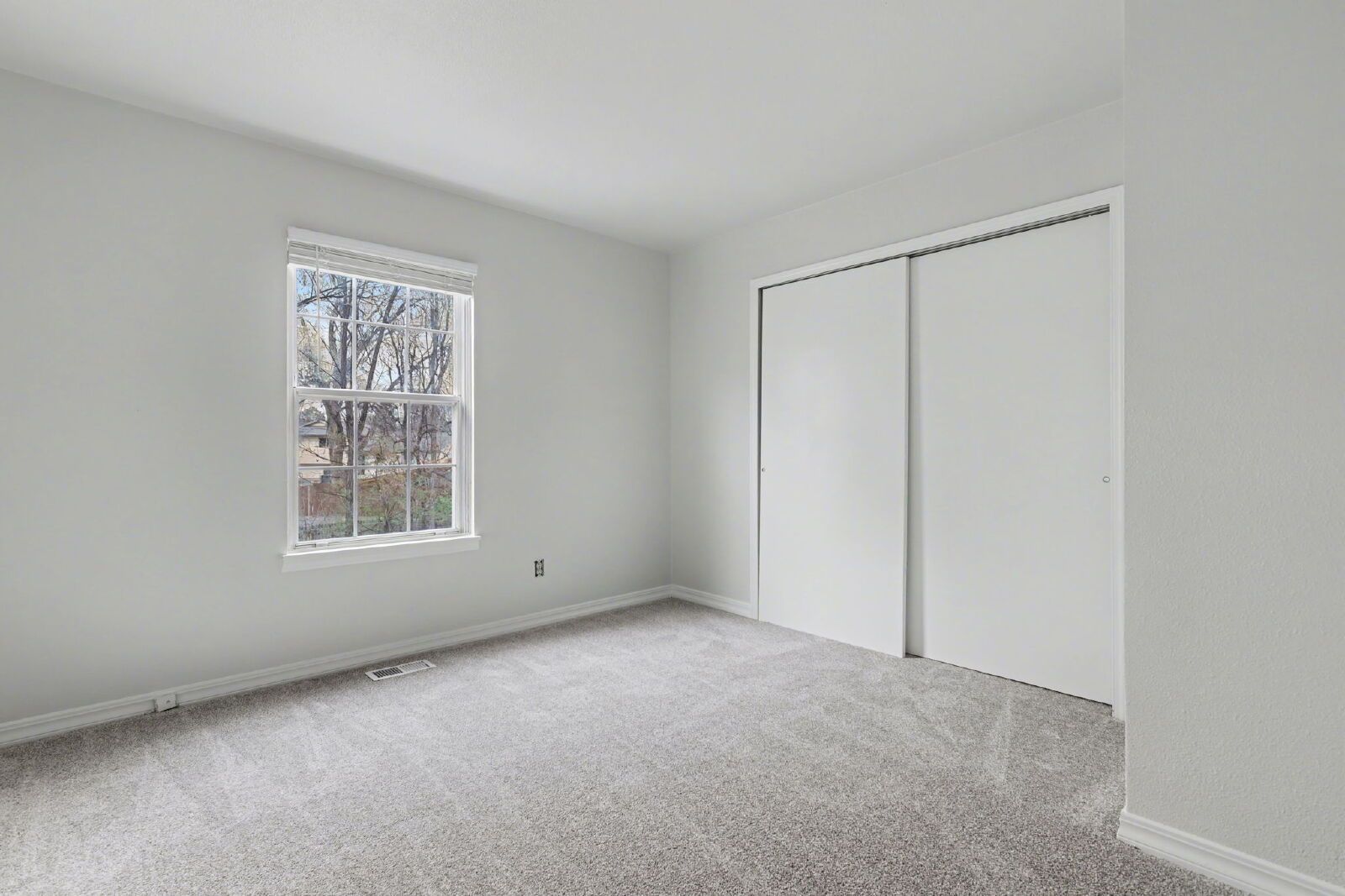 Comfortable 2-Bedroom Townhome with Private Courtyard and Updated Flooring property image