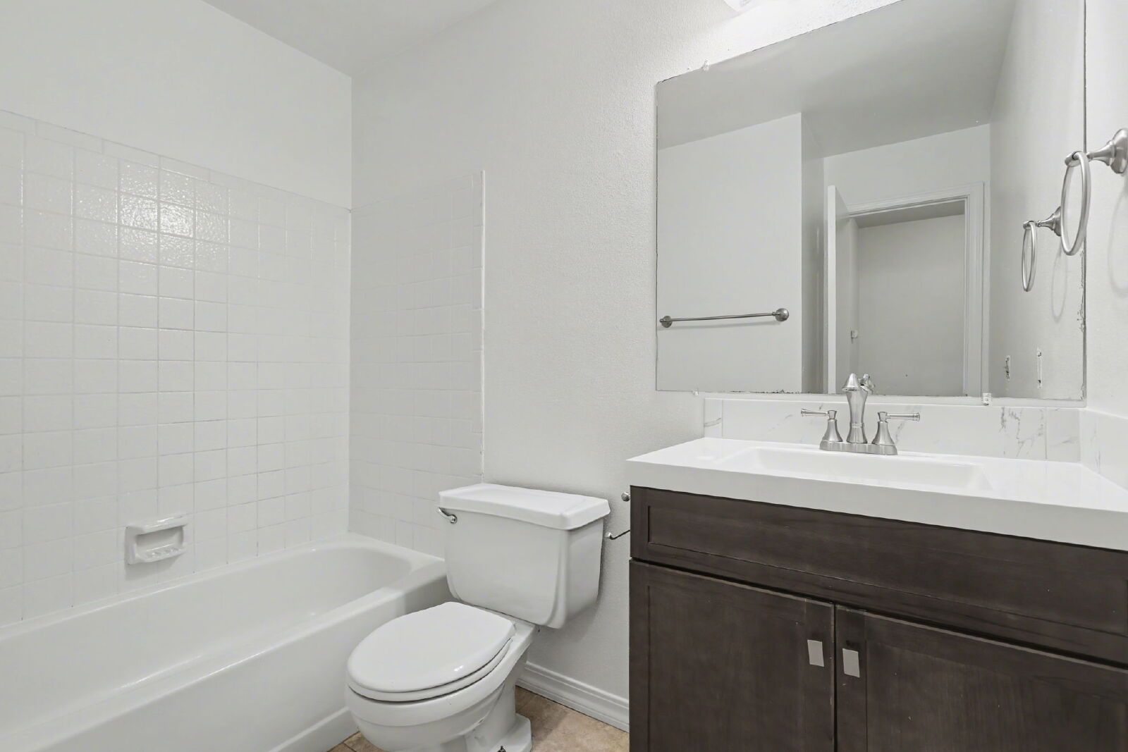 Comfortable 2-Bedroom Townhome with Private Courtyard and Updated Flooring property image