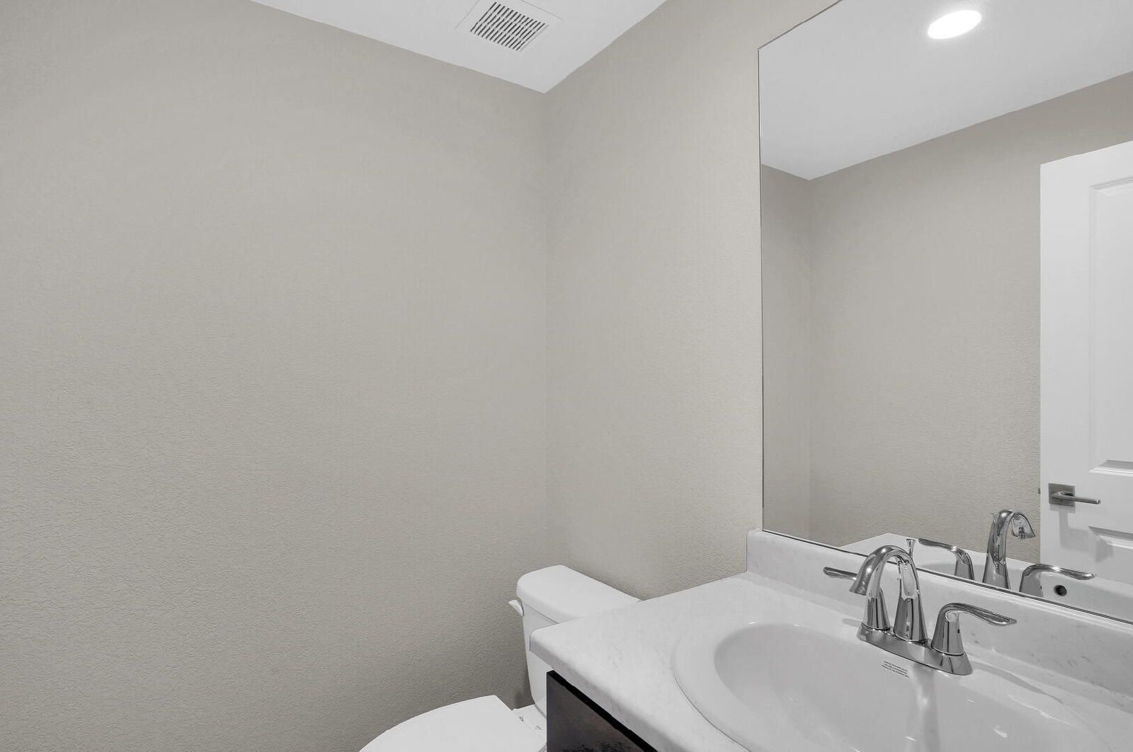 Spacious 3-Bedroom Home with Mountain Views and Open Layout in Central Colorado Springs property image