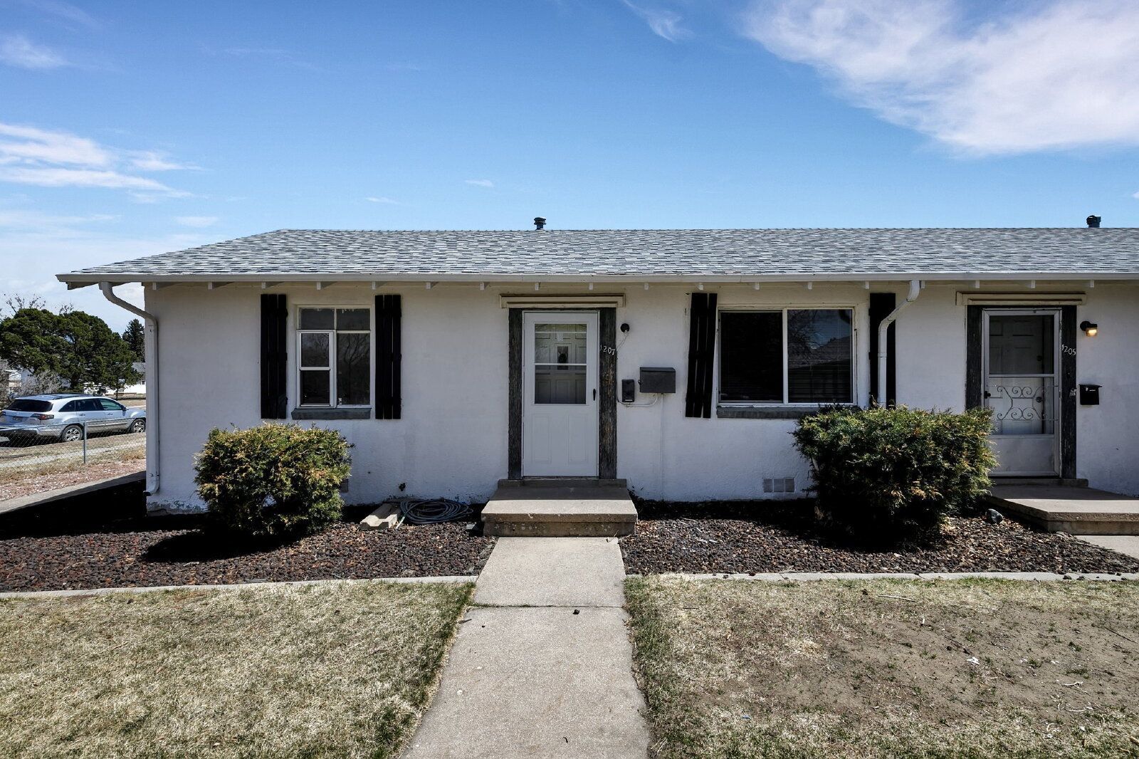 Updated 2-Bedroom Apartment Near Downtown with In-Unit Laundry property image