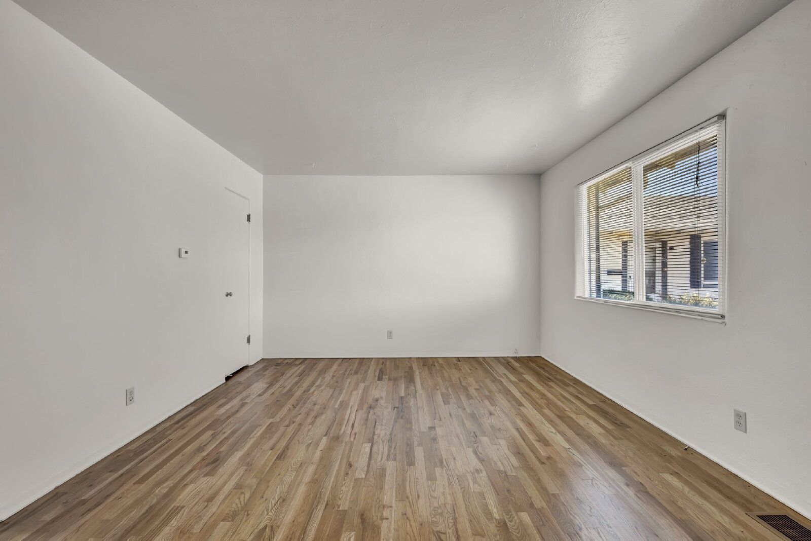 Updated 2-Bedroom Apartment Near Downtown with In-Unit Laundry property image