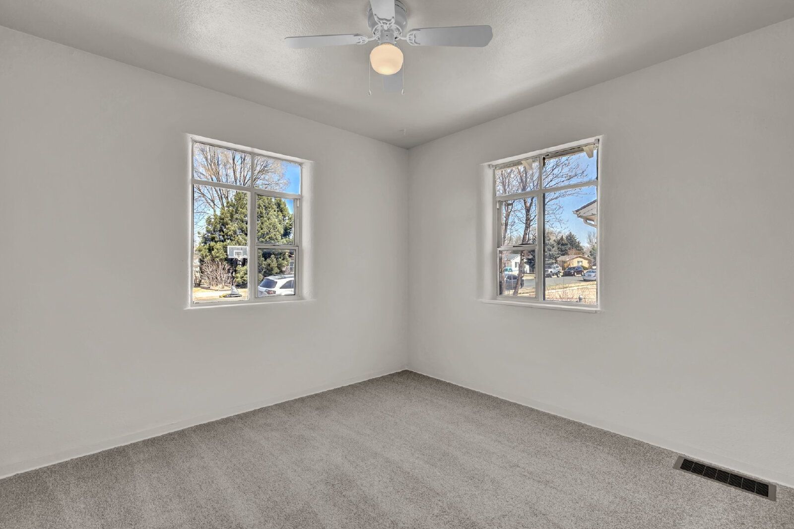 Updated 2-Bedroom Apartment Near Downtown with In-Unit Laundry property image