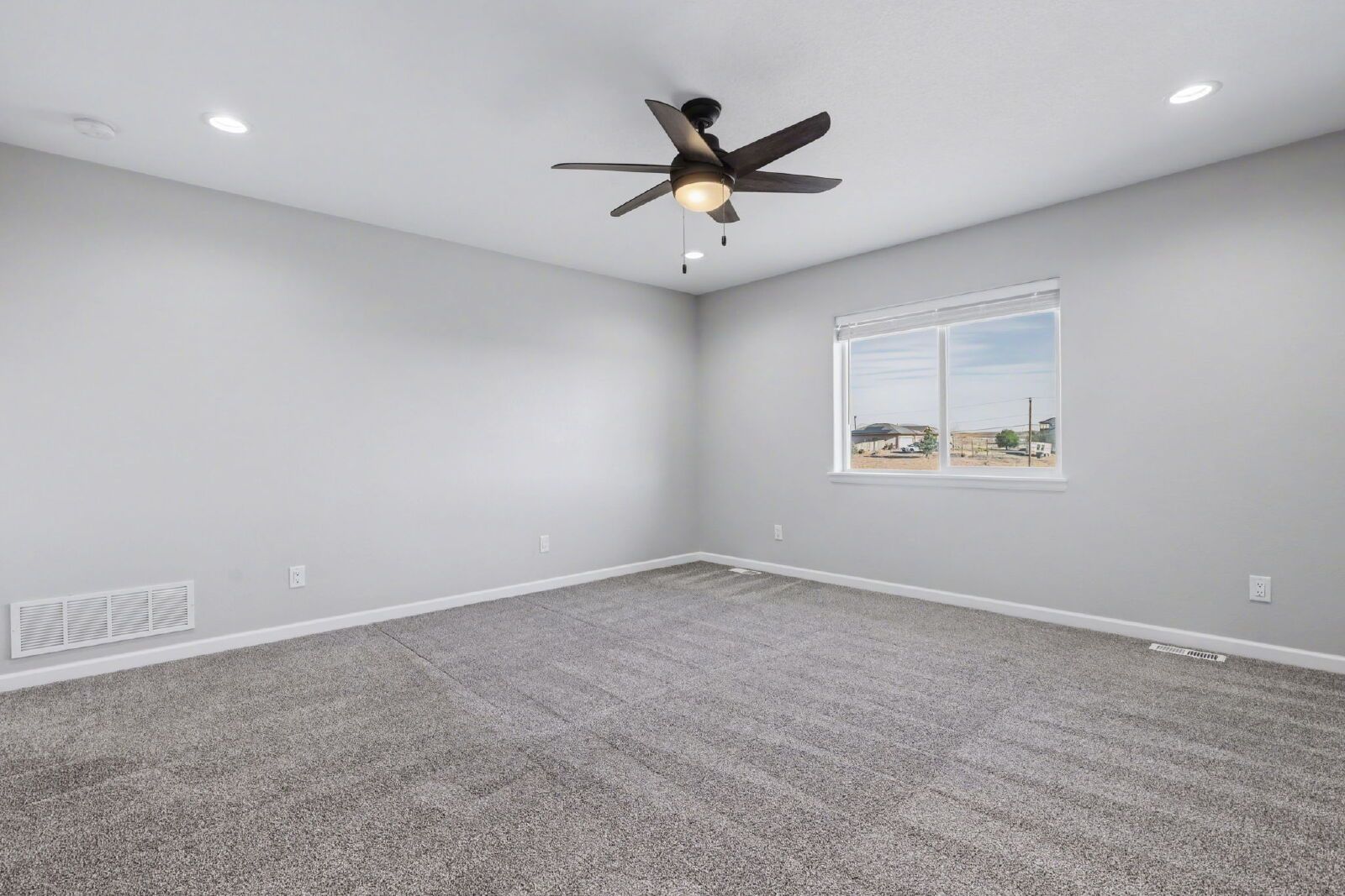 Spacious New Construction Ranch Home with Modern Finishes in Pueblo West property image