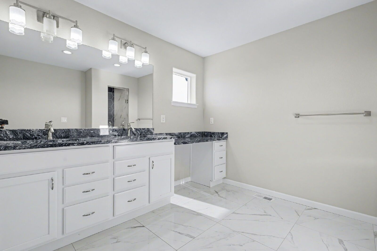 Spacious New Construction Ranch Home with Modern Finishes in Pueblo West property image