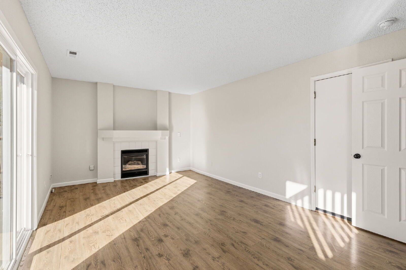 Spacious Four-Level Home with Fireplace, Finished Basement, and Walkout Backyard in Fountain property image