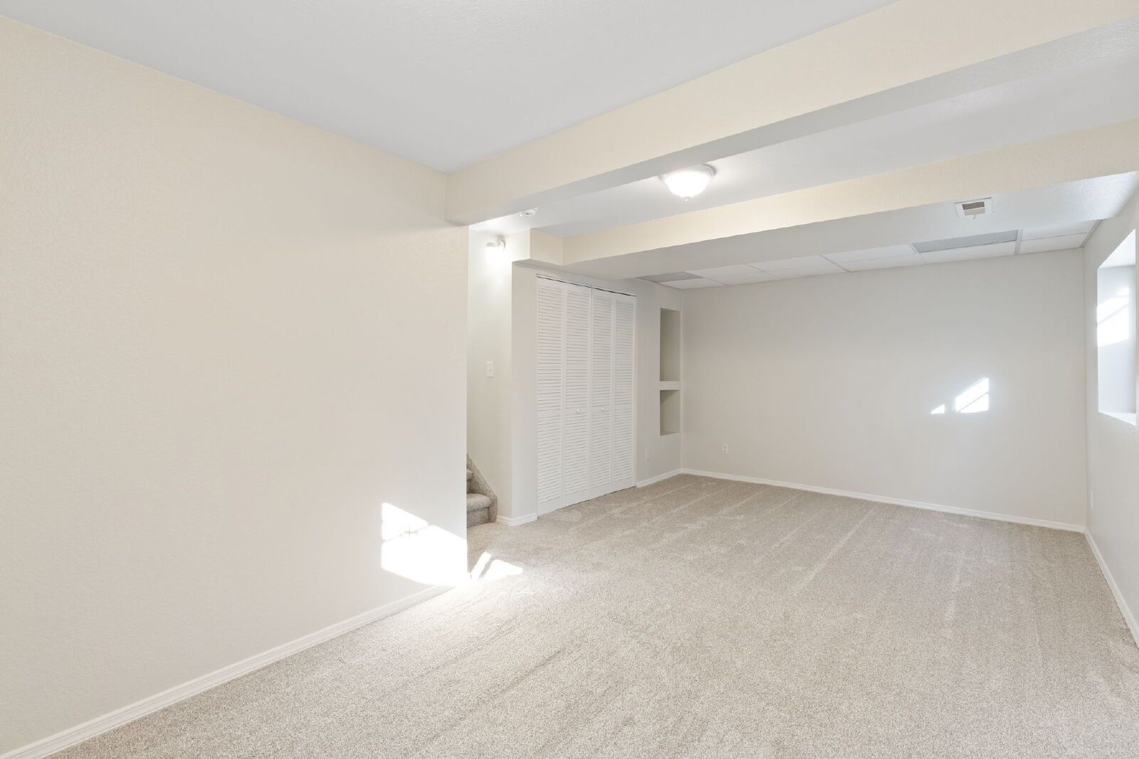 Spacious Four-Level Home with Fireplace, Finished Basement, and Walkout Backyard in Fountain property image