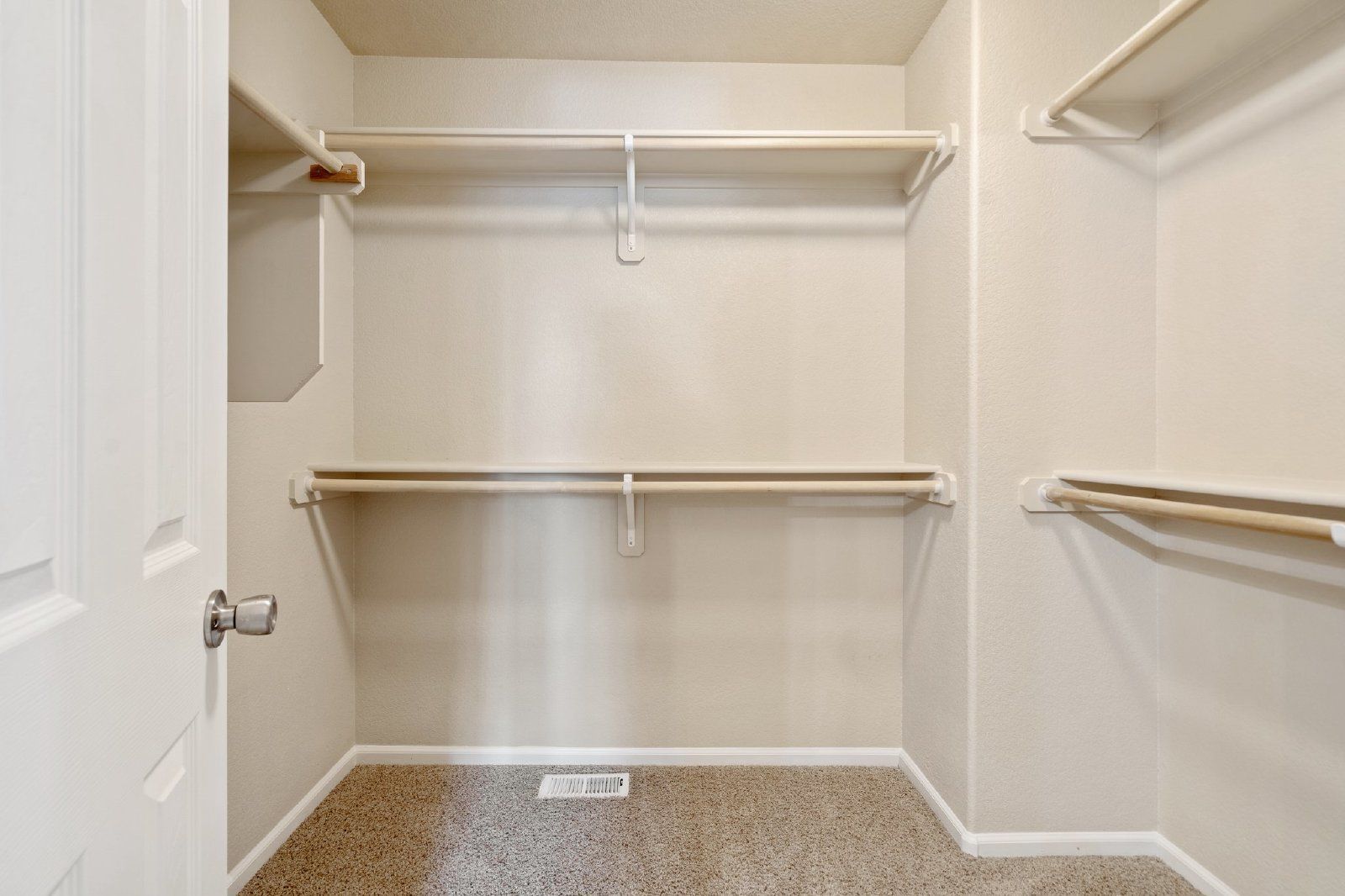 Spacious 3-Bedroom End-Unit Townhome with 5-Piece Master Bath Near Fort Carson property image