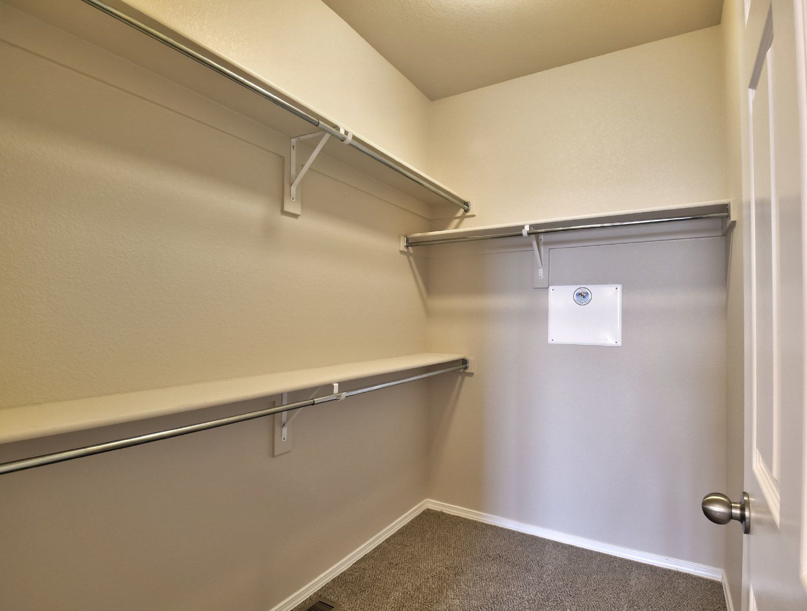 Immaculate 3-Bedroom Townhome with Stainless Steel Appliances and Attached Garage Near Peterson SFB property image
