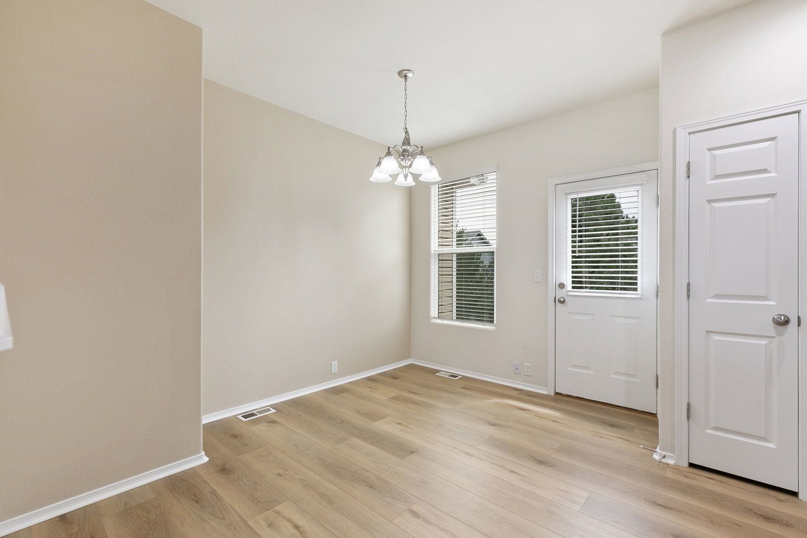 Updated 2-Bed Townhome Just Minutes from Ft. Carson – Walk to Schools & Parks! property image