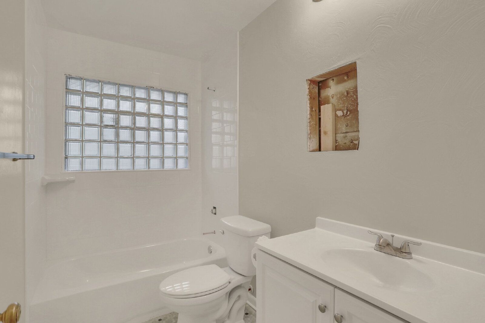 Updated 2-Bedroom Cheyenne Boulevard Home with a Private Fenced Yard and 1-Car Garage property image