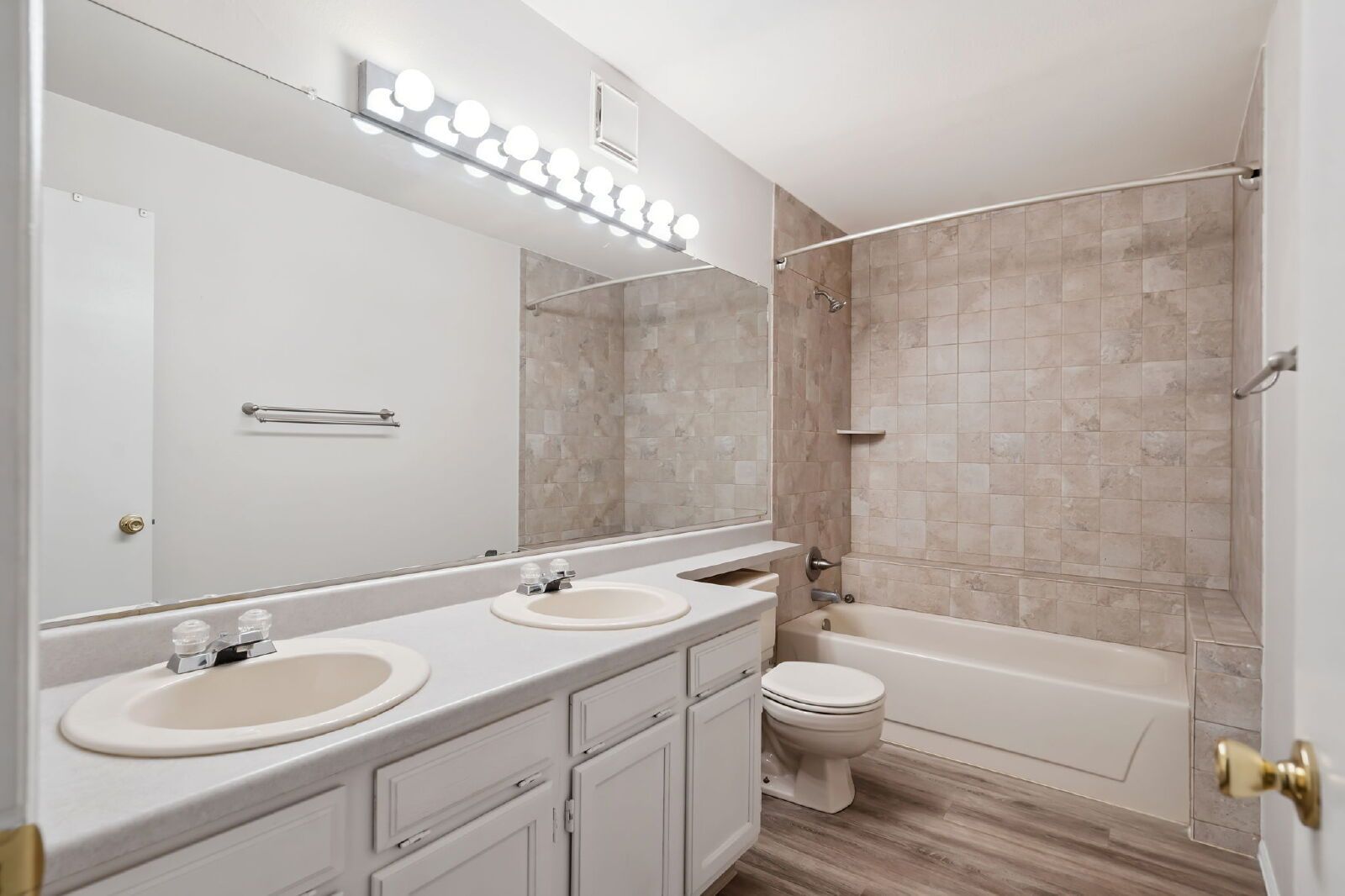 Updated 2-Bedroom Ground-Floor Condo — Water, Sewer & Trash Included, Southeast Colorado Springs property image