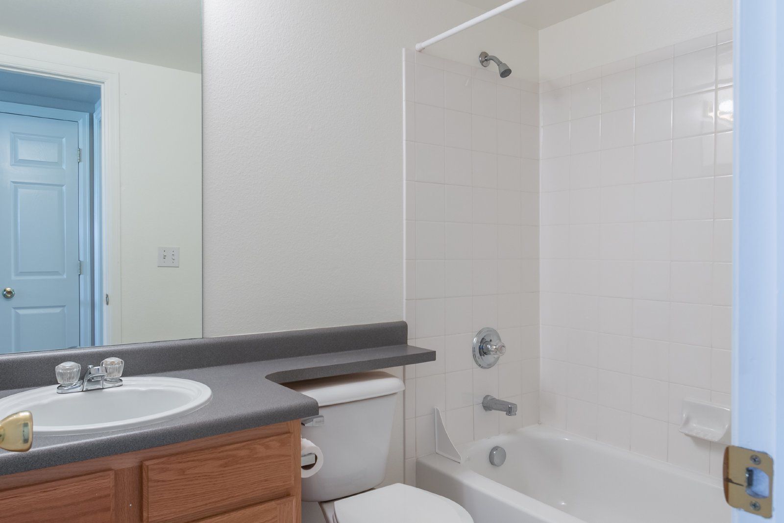Spacious 3-Bedroom Townhome with Main-Level Primary Suite and Gas Fireplace in Palmer Lake – Water, Sewer & Trash Included property image