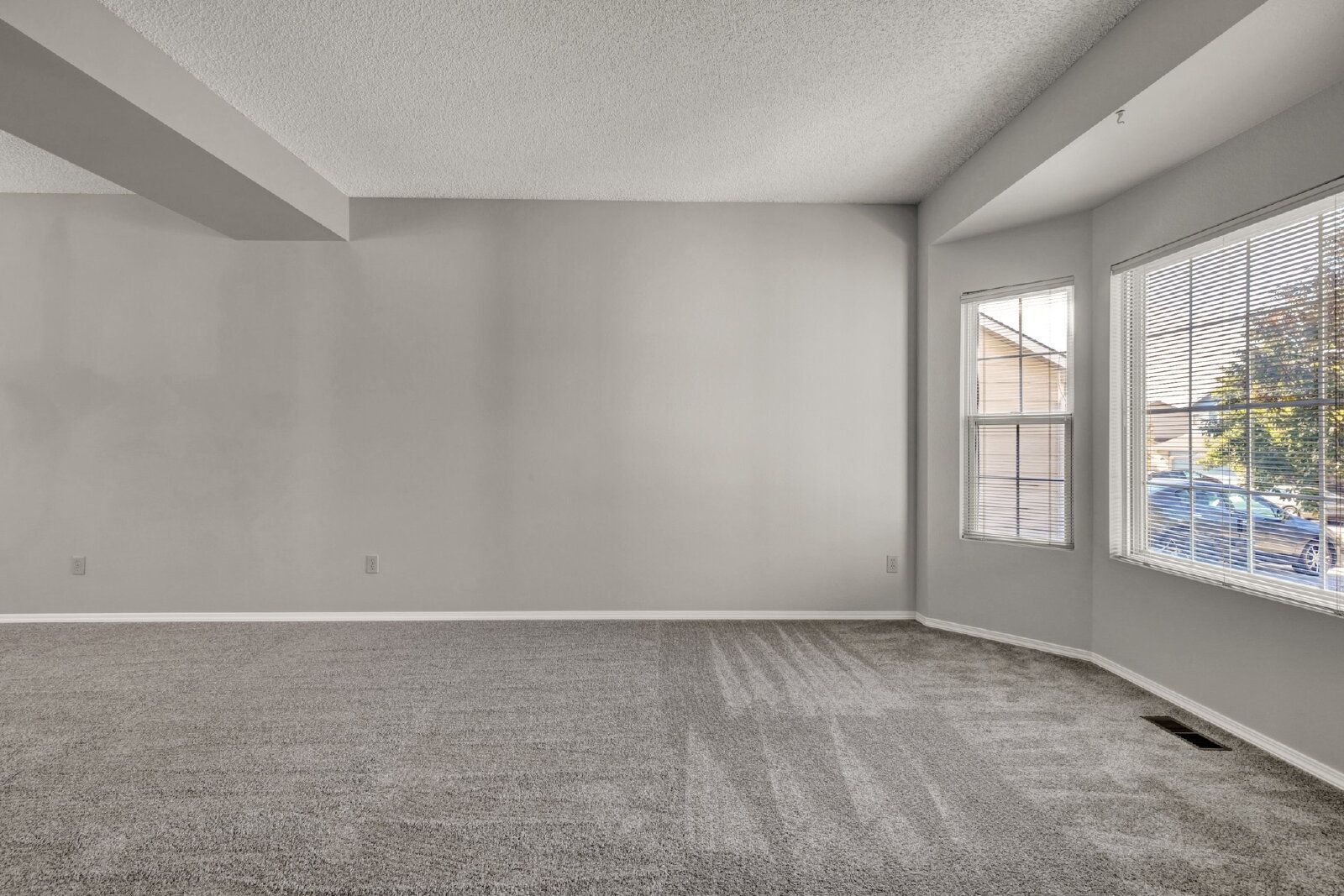 Spacious 3-Bedroom Home in the Fairfax Neighborhood with 2-Car Garage and Stainless Steel Appliances property image