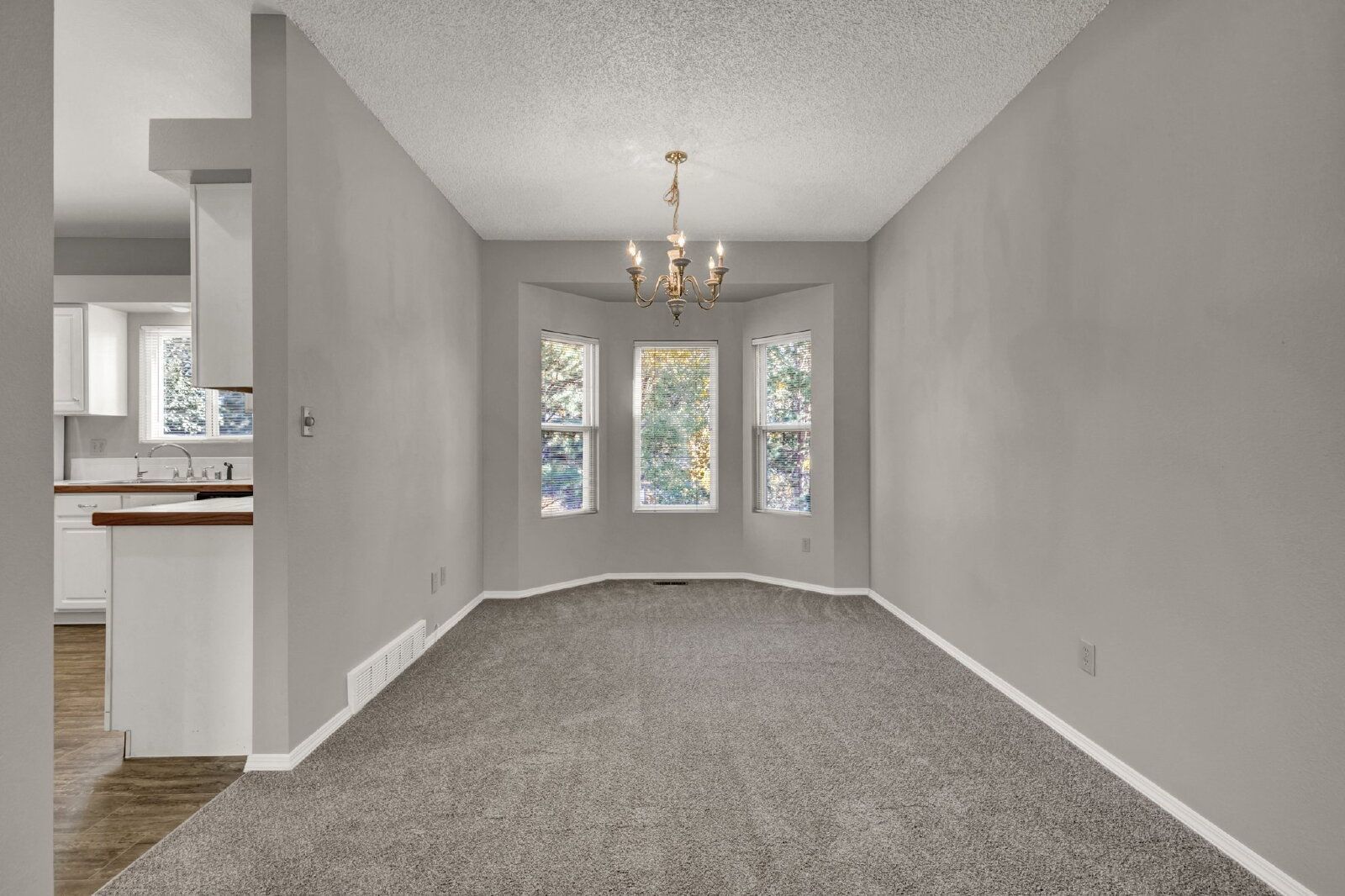 Spacious 3-Bedroom Home in the Fairfax Neighborhood with 2-Car Garage and Stainless Steel Appliances property image