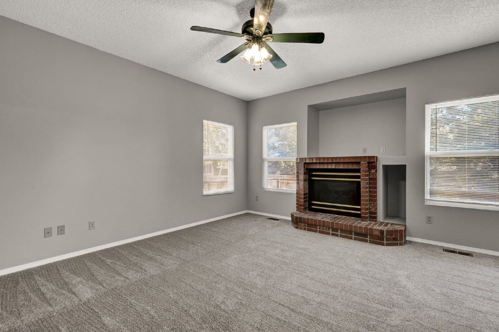 Spacious 3-Bedroom Home in the Fairfax Neighborhood with 2-Car Garage and Stainless Steel Appliances property image