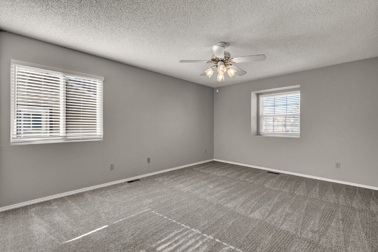 Spacious 3-Bedroom Home in the Fairfax Neighborhood with 2-Car Garage and Stainless Steel Appliances property image