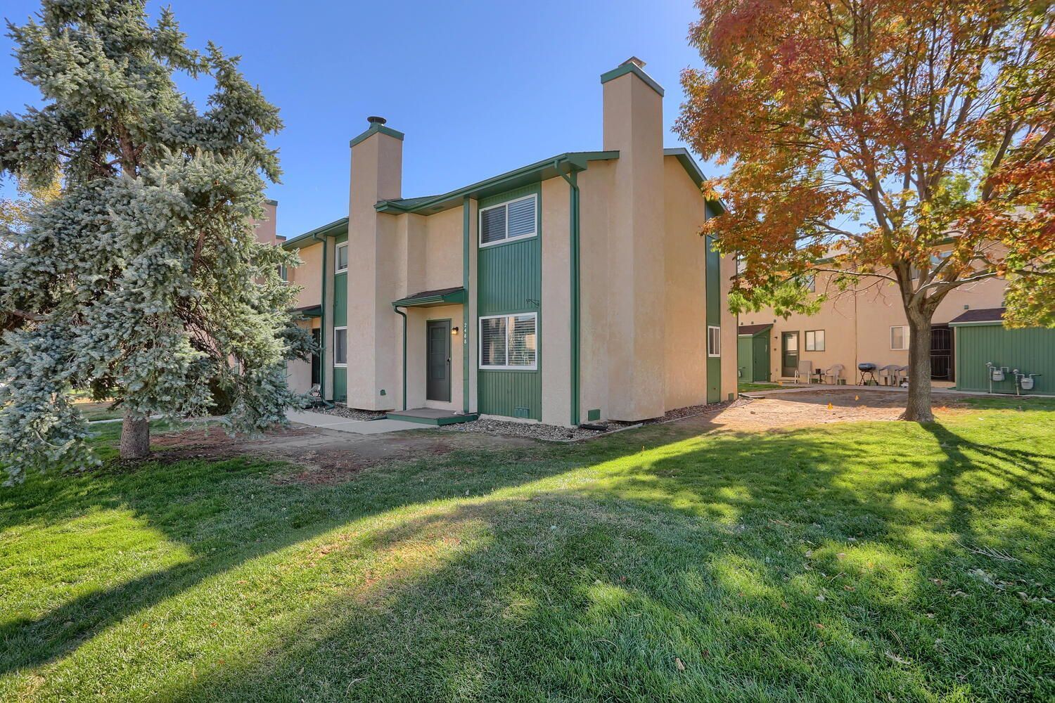 Beautifully Updated 2-Bedroom End-Unit Townhome Near Peterson Space Force Base property image