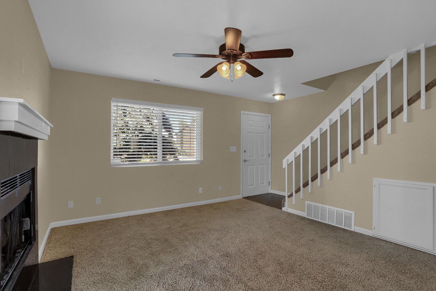 Beautifully Updated 2-Bedroom End-Unit Townhome Near Peterson Space Force Base property image