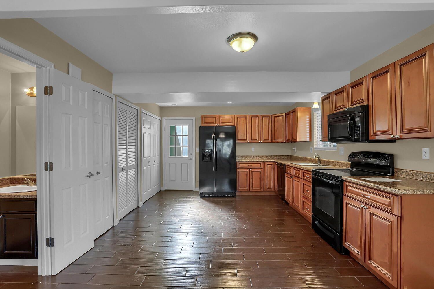 Beautifully Updated 2-Bedroom End-Unit Townhome Near Peterson Space Force Base property image