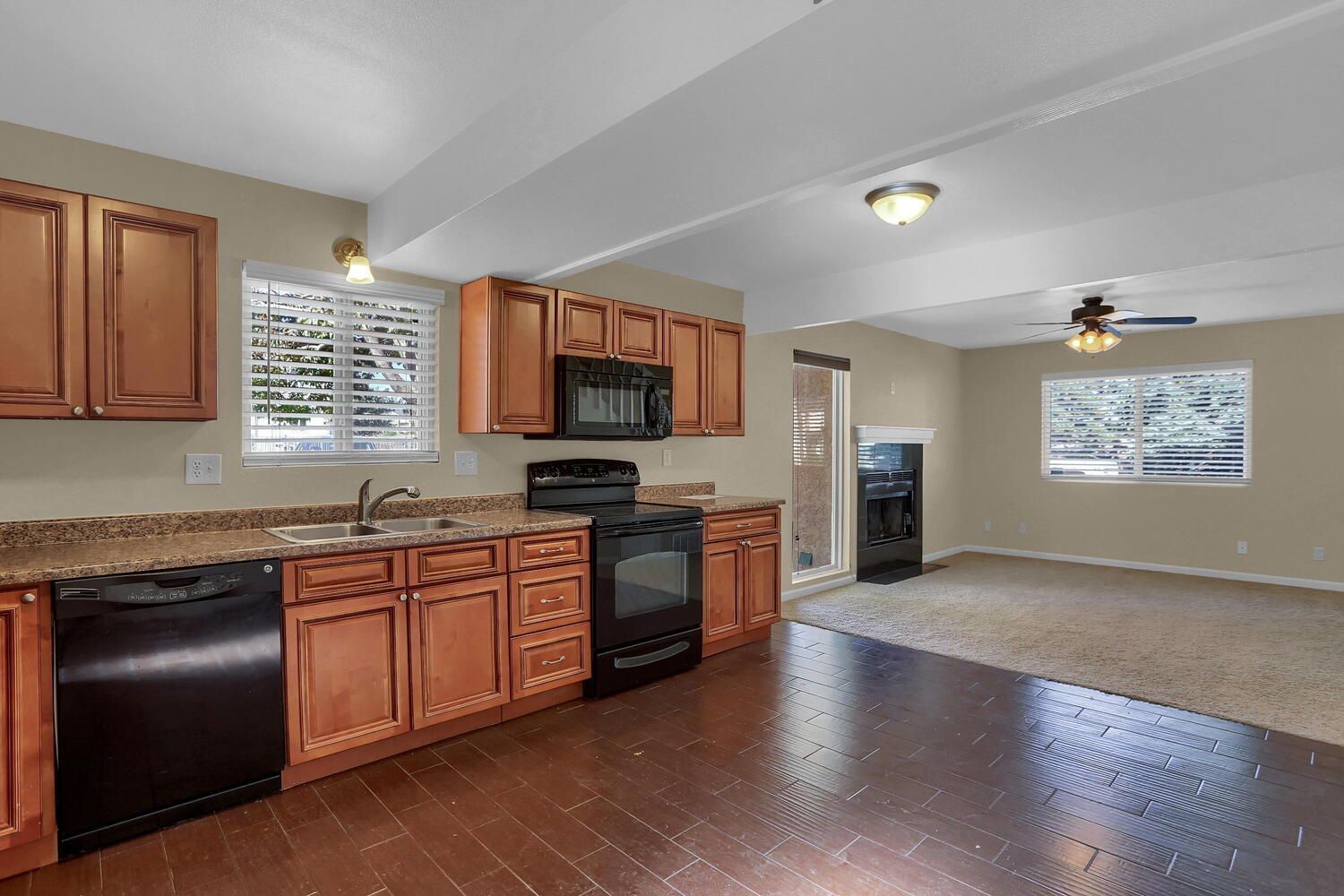 Beautifully Updated 2-Bedroom End-Unit Townhome Near Peterson Space Force Base property image