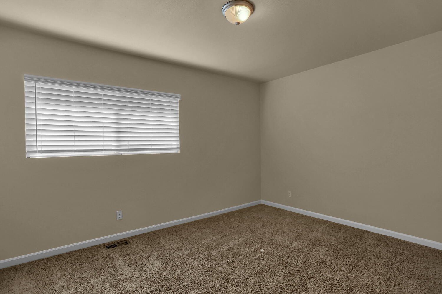 Beautifully Updated 2-Bedroom End-Unit Townhome Near Peterson Space Force Base property image