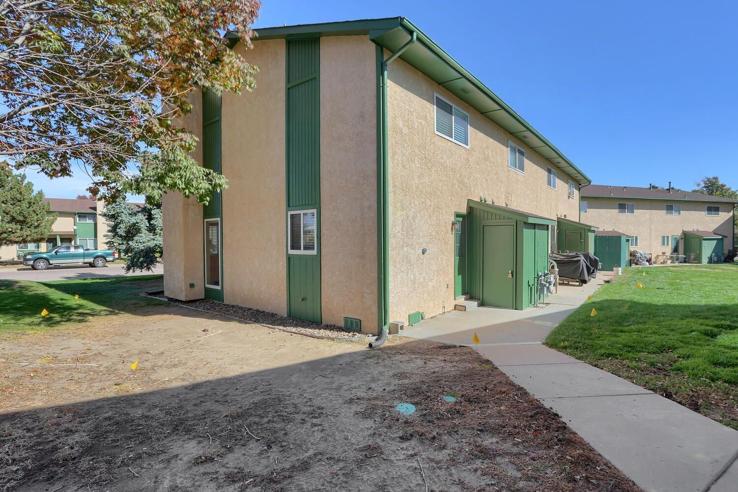 Beautifully Updated 2-Bedroom End-Unit Townhome Near Peterson Space Force Base property image