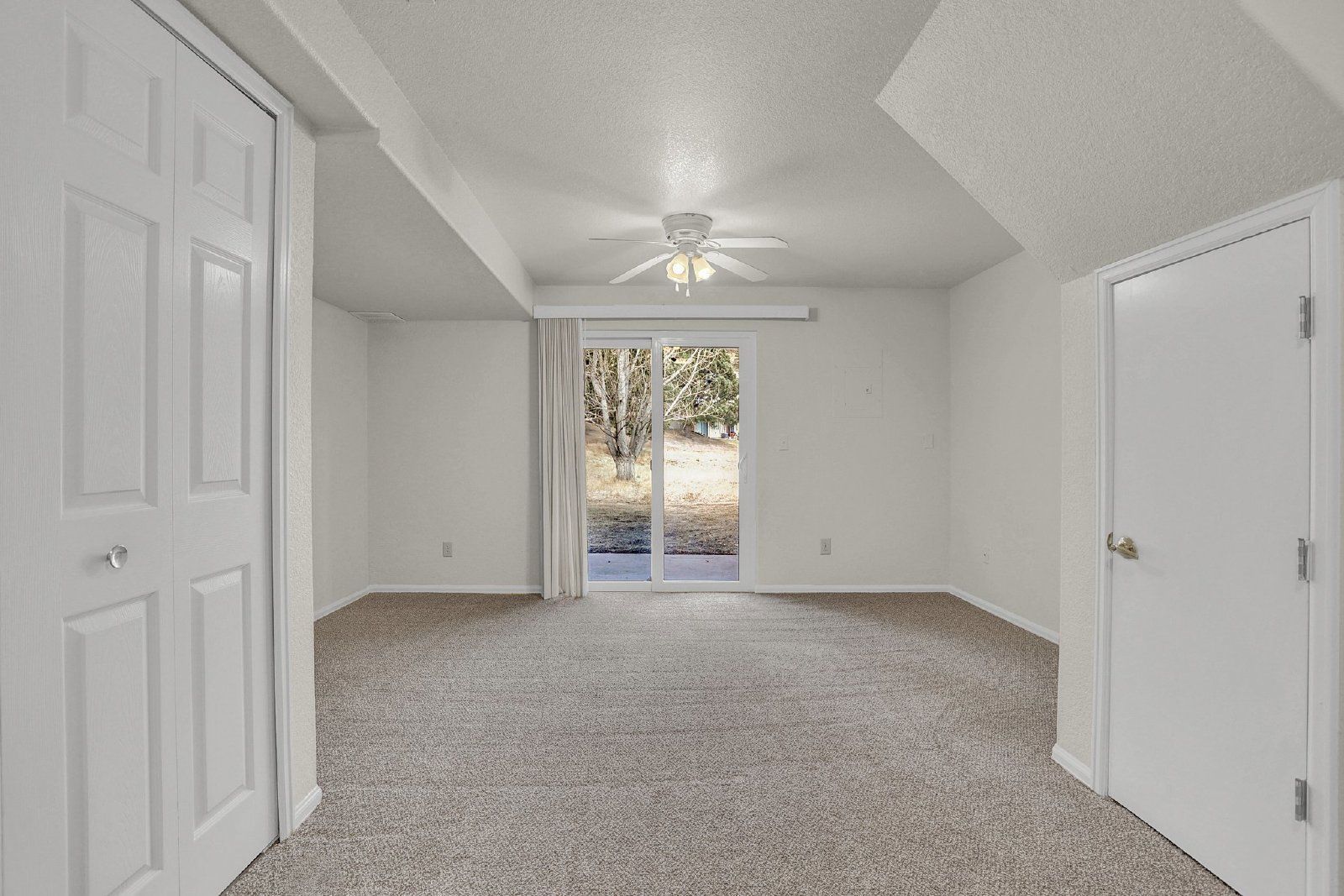 $1,000 Off First Full Month! Spacious 3-Bedroom Condo on Colorado Springs' Desirable Westside – Available Now property image