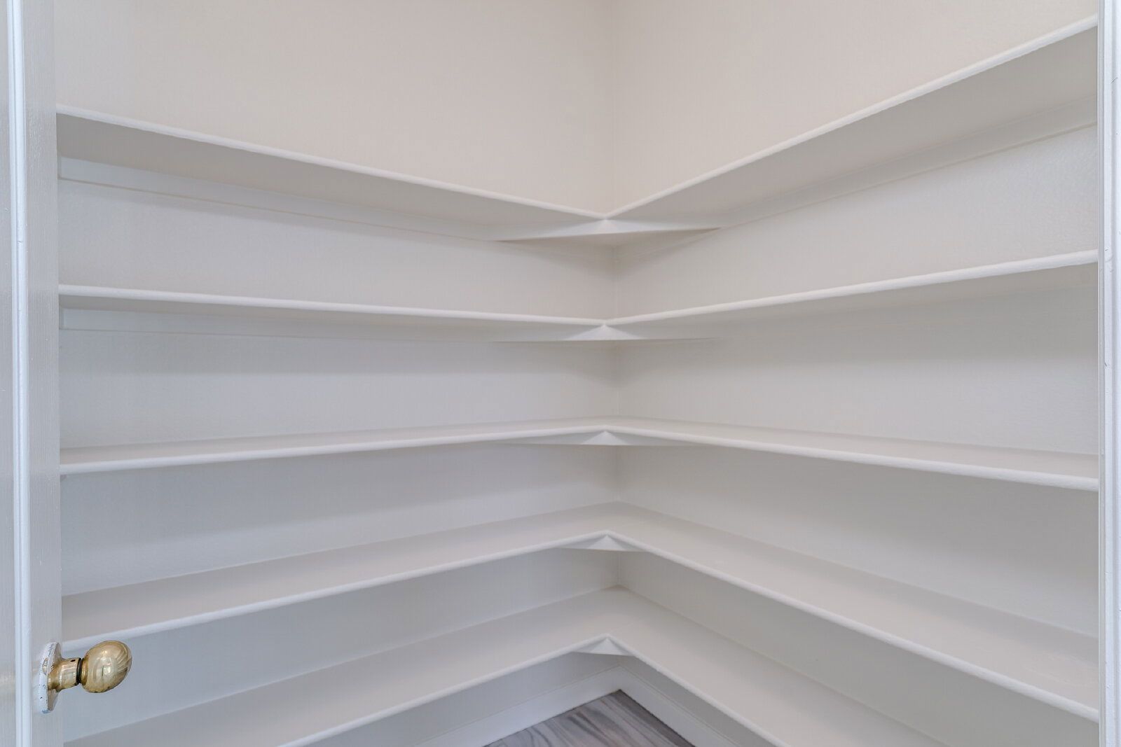 Available December 1st – Holiday Move-In Special! // 965 Evening Star Court | Available Now | 1,309 Sq Ft | 3 Bed | 2.5 Bath | 2-Car Garage property image