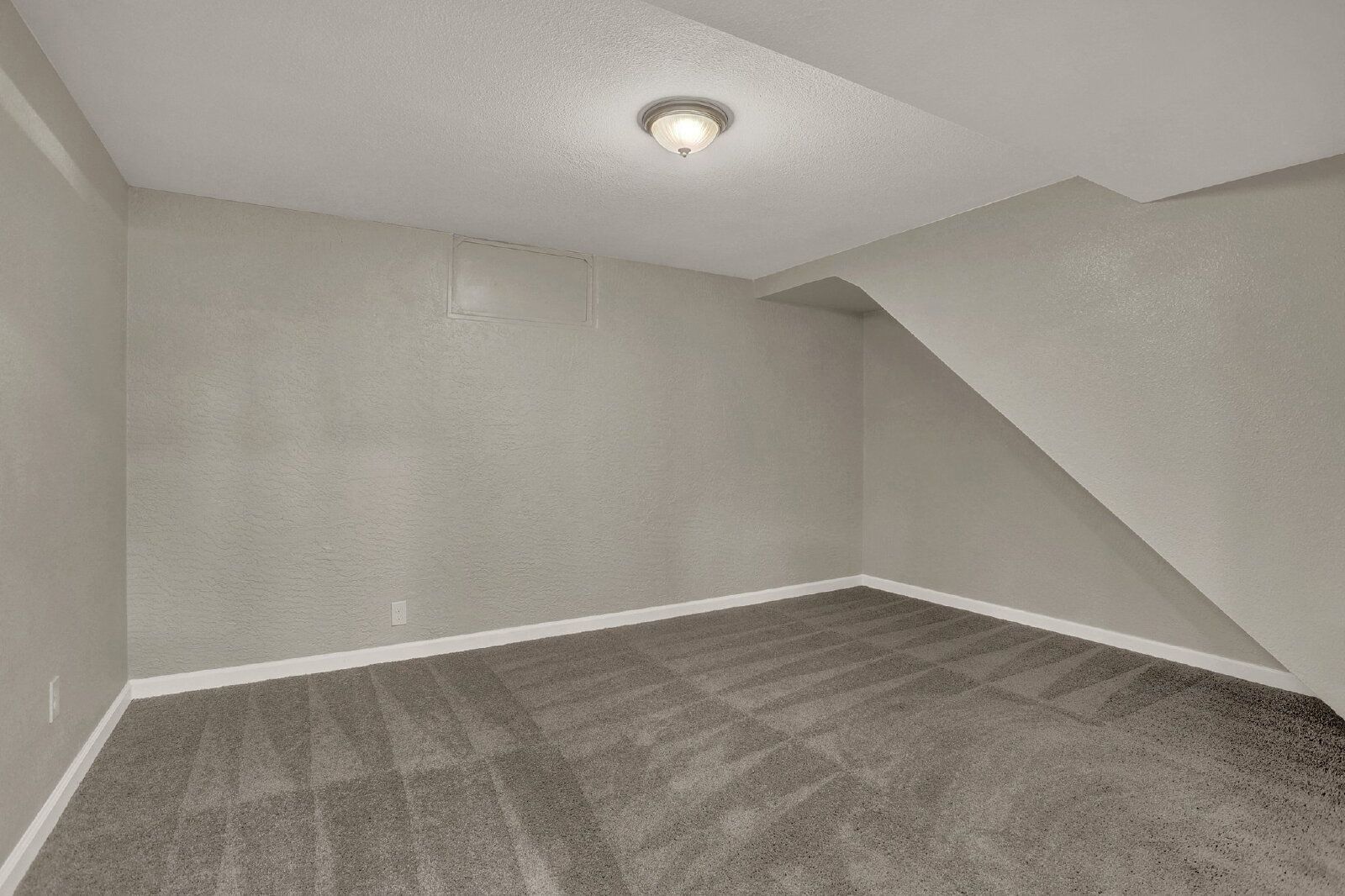 Westside Gem! 4 Beds, 3 Baths, Over 2,500 Sq Ft – Act Fast! property image